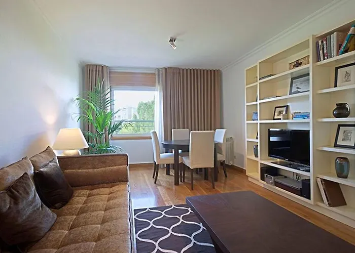 Gruenes Avila By Interhome Lissabon