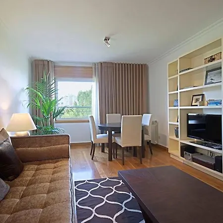 Gruenes Avila By Interhome Lisbona