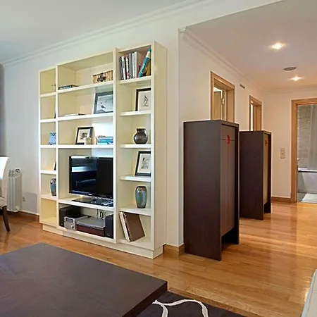 Lägenhet Gruenes Avila By Interhome